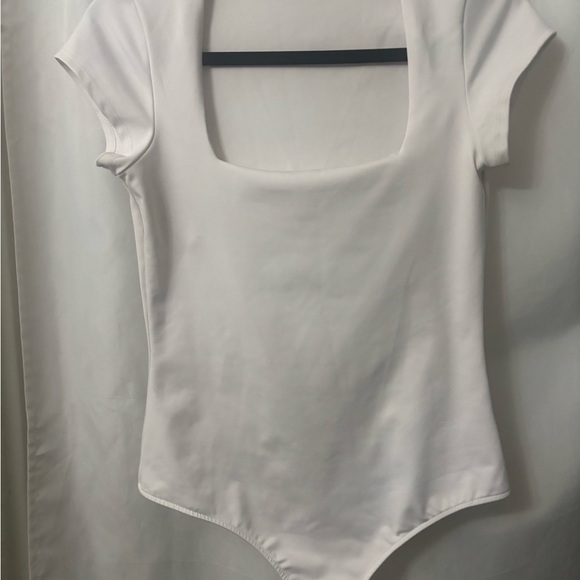 Free People Short Sleeved Square Eyes White Stretchy Bodysuit - Picture 4 of 11